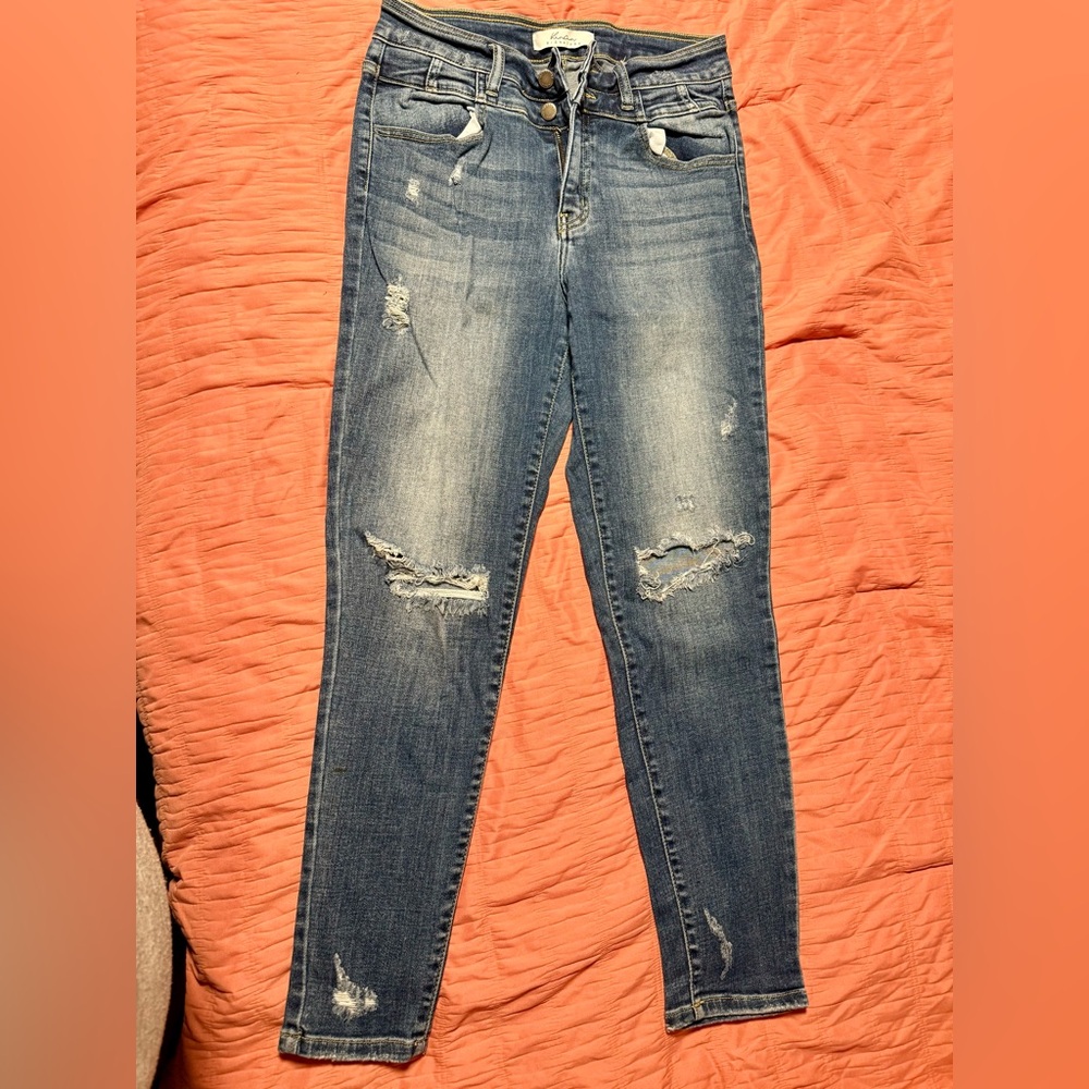 Kancan Skinny Jeans w/ double button
